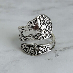 Vintage Spoon Ring – Floral Pattern Adjustable Chunky Silver Y2K Jewelry